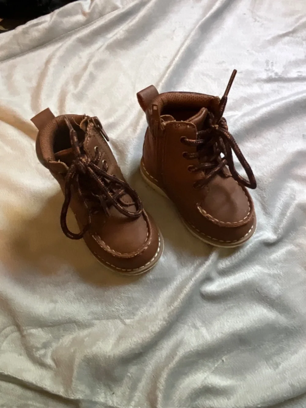 Boys Boots - Old Navy (Brown) size 5